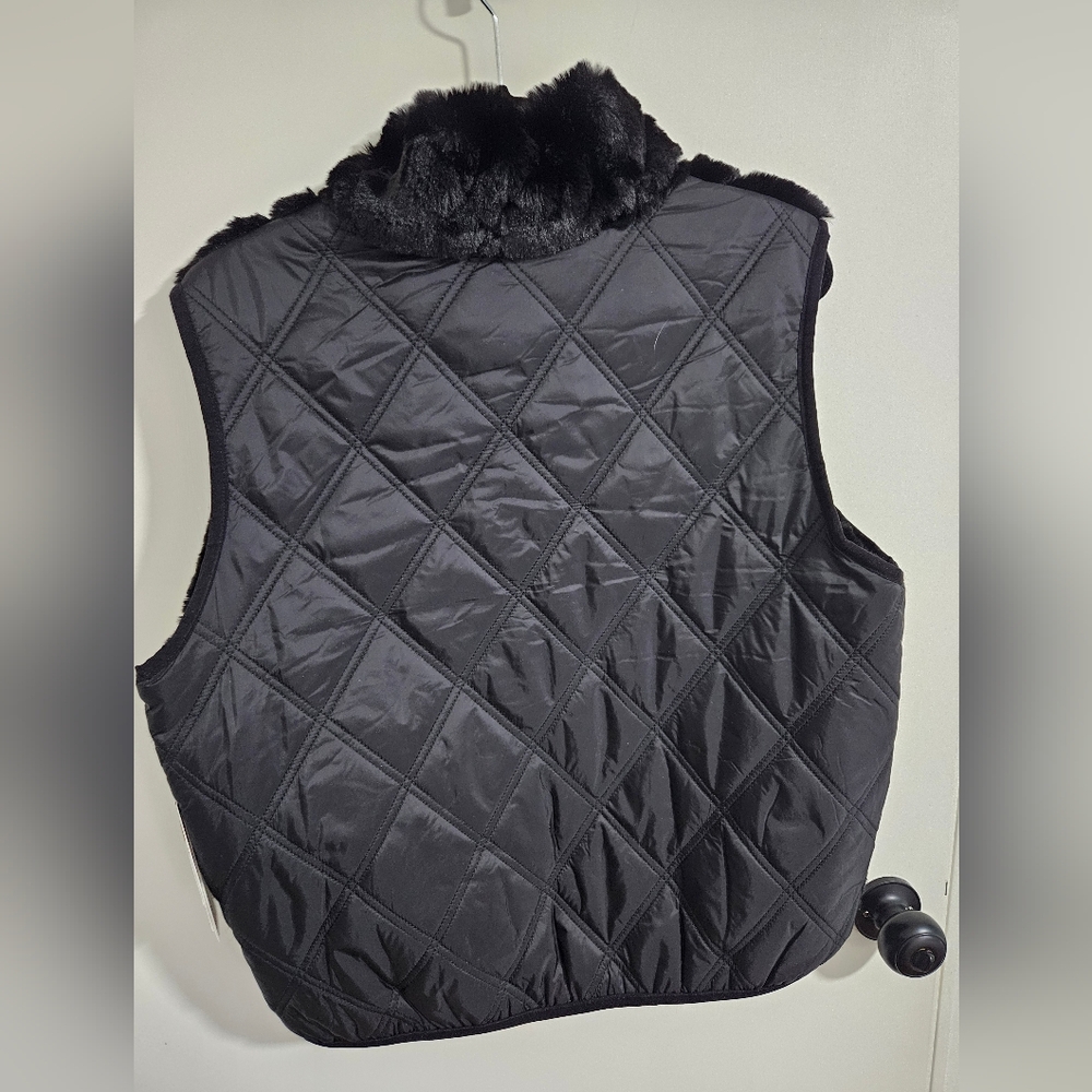 NWT Modern Supply By Sanctuary Faux Fur Vest - Picture 2 of 4